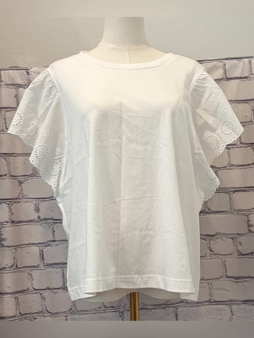 Old Navy Size:XL White Eyelet Sleeve Women's Top